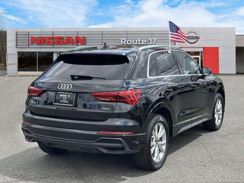 Mythos Black Metallic 2025 Audi Q3 Premium 45 TFSI S line quattro Tiptronic