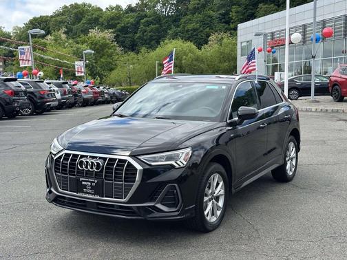 Mythos Black Metallic 2025 Audi Q3 Premium 45 TFSI S line quattro Tiptronic