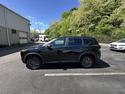 Super Black 2023 Nissan Rogue S
