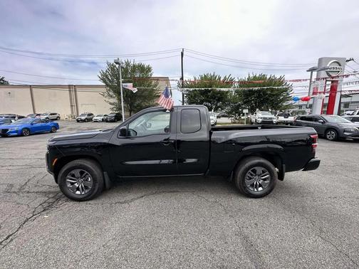 2025 Nissan Frontier SV