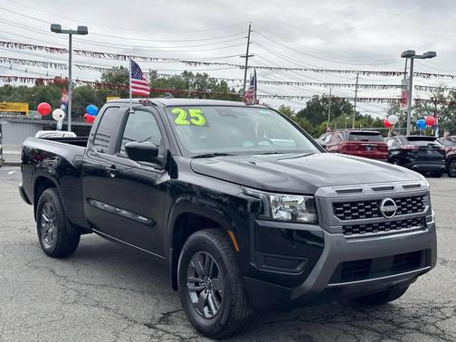 2025 Nissan Frontier SV