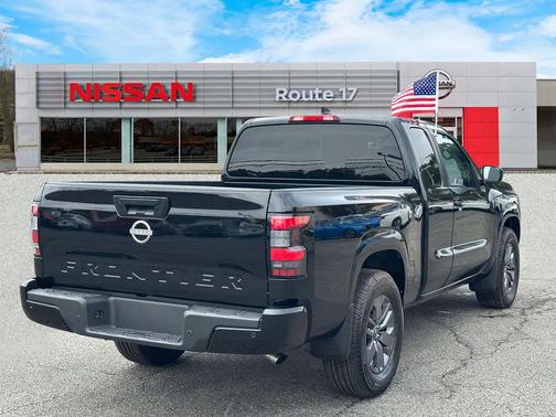 2025 Nissan Frontier SV