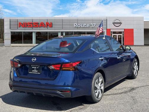 Deep Blue Pearl 2024 Nissan Altima S FWD