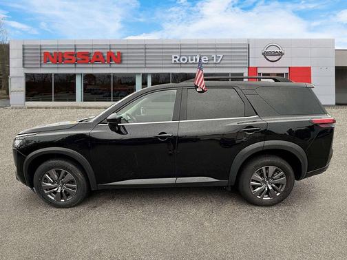 Super Black 2025 Nissan Pathfinder SV 4WD