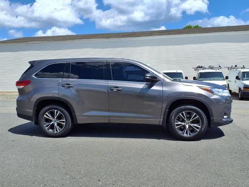 2017 Toyota Highlander LE