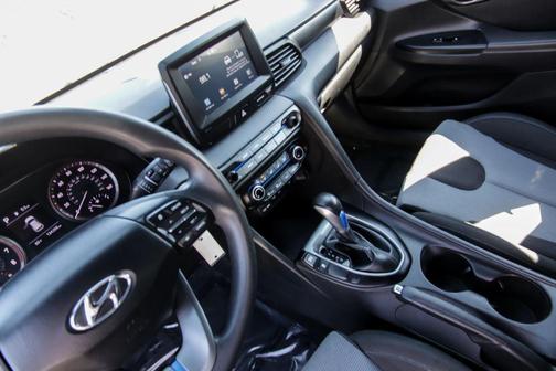 2019 Hyundai Veloster 2