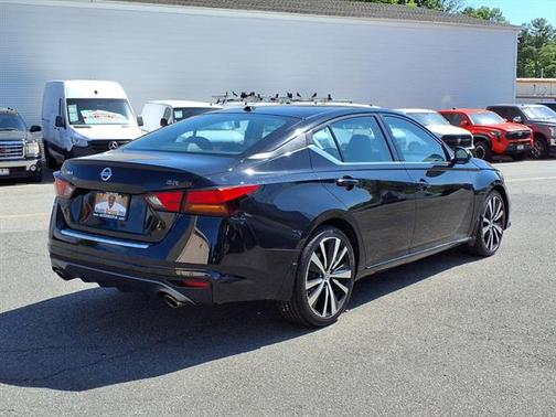 2021 Nissan Altima SR FWD