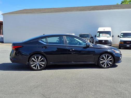 2021 Nissan Altima SR FWD