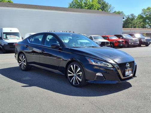 2021 Nissan Altima SR FWD