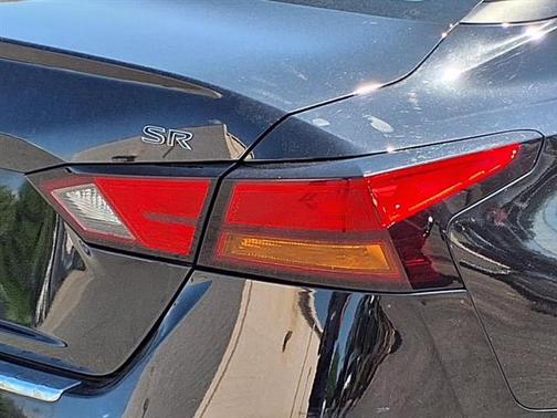 2021 Nissan Altima SR FWD