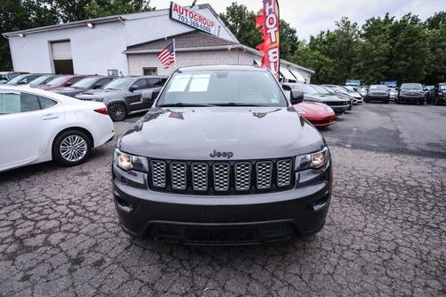 Gray 2017 Jeep Grand Cherokee Altitude