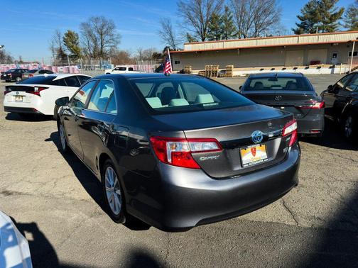 2014 Toyota Camry Hybrid XLE