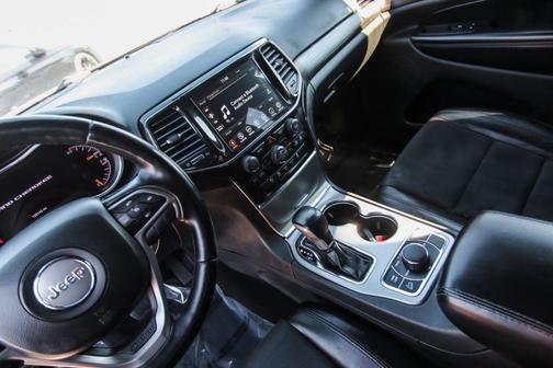 2022 Jeep Grand Cherokee Laredo