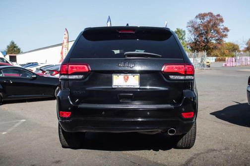 2022 Jeep Grand Cherokee Laredo