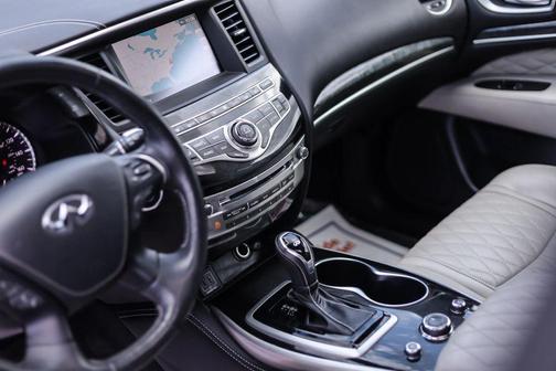 White 2019 INFINITI QX60 Luxe