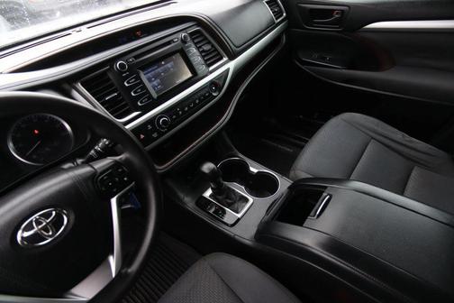 Blue 2017 Toyota Highlander LE I4