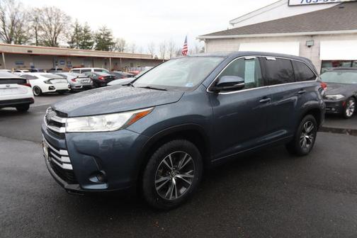 Blue 2017 Toyota Highlander LE I4