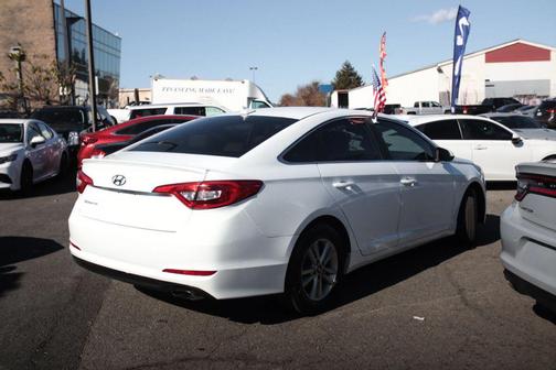 2017 Hyundai SONATA SE
