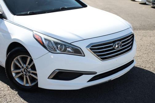 2017 Hyundai SONATA SE