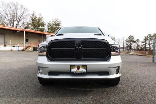 2017 RAM 1500 Night Crew Cab 4x4 5'7' Box