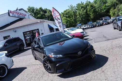 Black 2023 Toyota Camry SE
