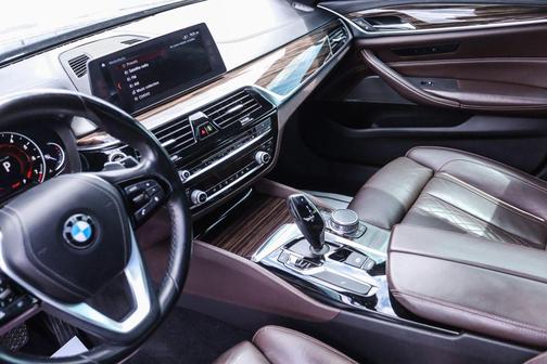 Blue 2018 BMW 540 540i Sedan 4D