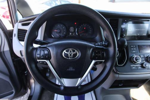 2015 Toyota Sienna L