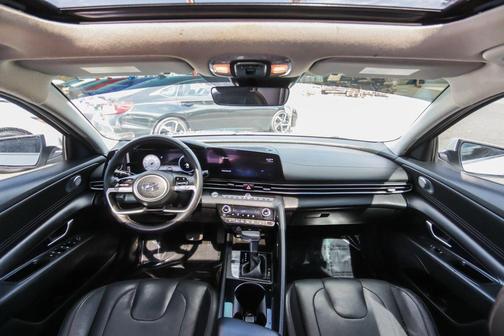 2022 Hyundai ELANTRA Limited