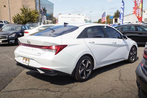 2022 Hyundai ELANTRA Limited