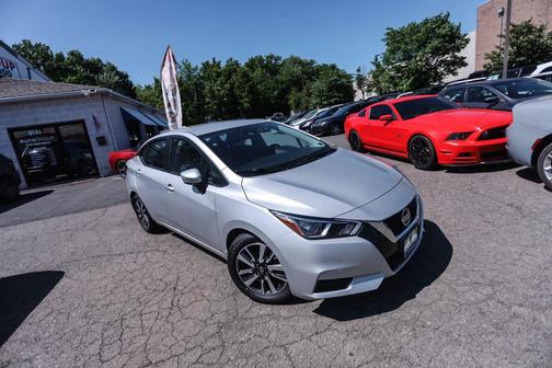 Silver 2022 Nissan Versa 1.6 SV