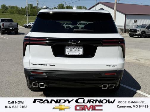 Summit White 2026 Chevrolet Traverse LT