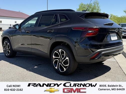 Mosaic Black Metallic 2026 Chevrolet Trax FWD 2RS