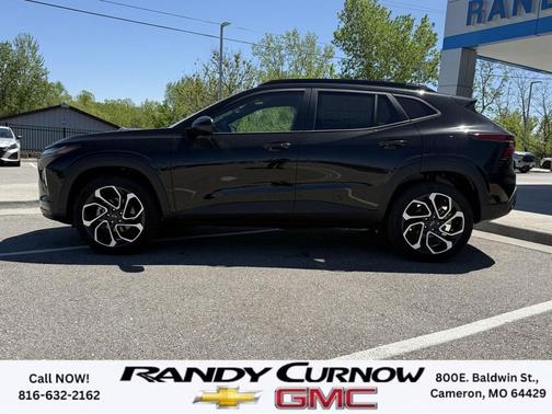 Mosaic Black Metallic 2026 Chevrolet Trax FWD 2RS