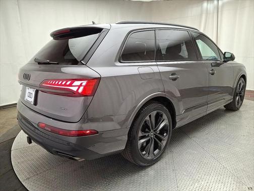2025 Audi Q7 55 Premium Plus