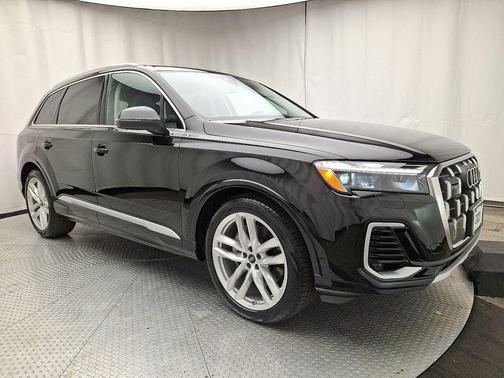 2025 Audi Q7 55 Premium Plus