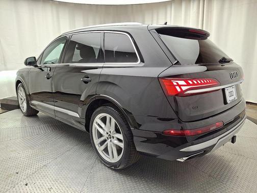 2025 Audi Q7 55 Premium Plus