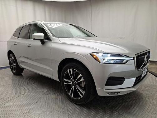 2021 Volvo XC60 T6 Momentum