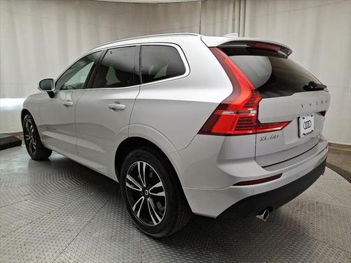 2021 Volvo XC60 T6 Momentum