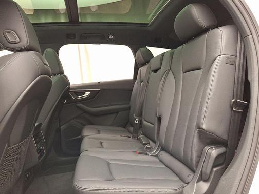 2026 Audi Q7 55 Premium Plus
