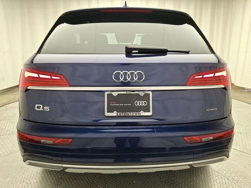 Navarra Blue Metallic 2023 Audi Q5 40 Premium