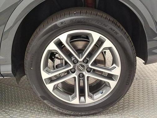 2025 Audi Q5 Premium
