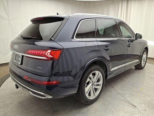 2023 Audi Q7 45 Premium