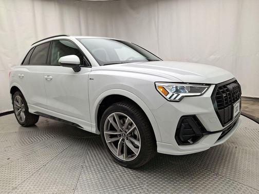 2025 Audi Q3 Premium 45 TFSI S line quattro Tiptronic
