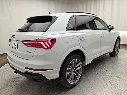 2025 Audi Q3 Premium 45 TFSI S line quattro Tiptronic