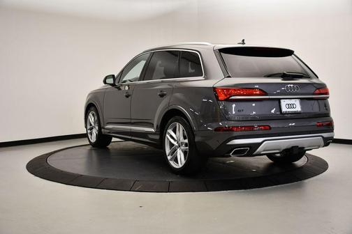 2025 Audi Q7 55 Premium Plus
