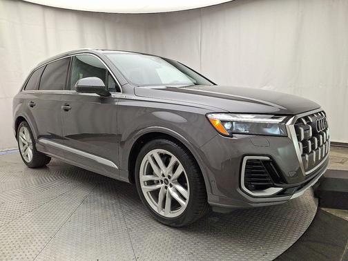 2025 Audi Q7 55 Premium Plus