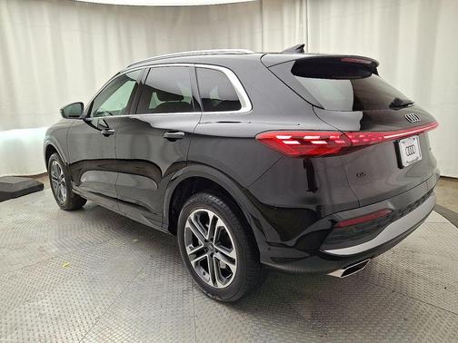 2025 Audi Q5 Premium TFSI quattro S tronic