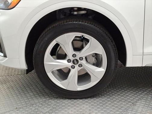 2025 Audi Q5 45 S line Premium Plus