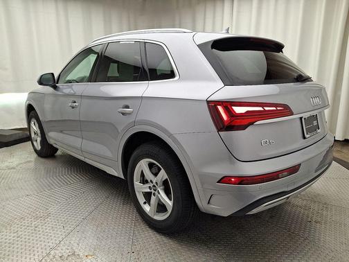 2023 Audi Q5 40 Premium