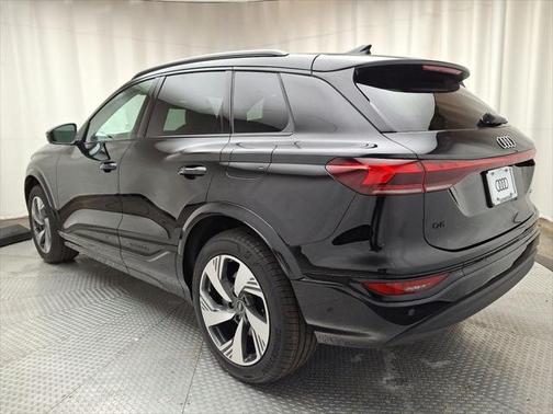2025 Audi Q6 e-tron Premium Plus quattro